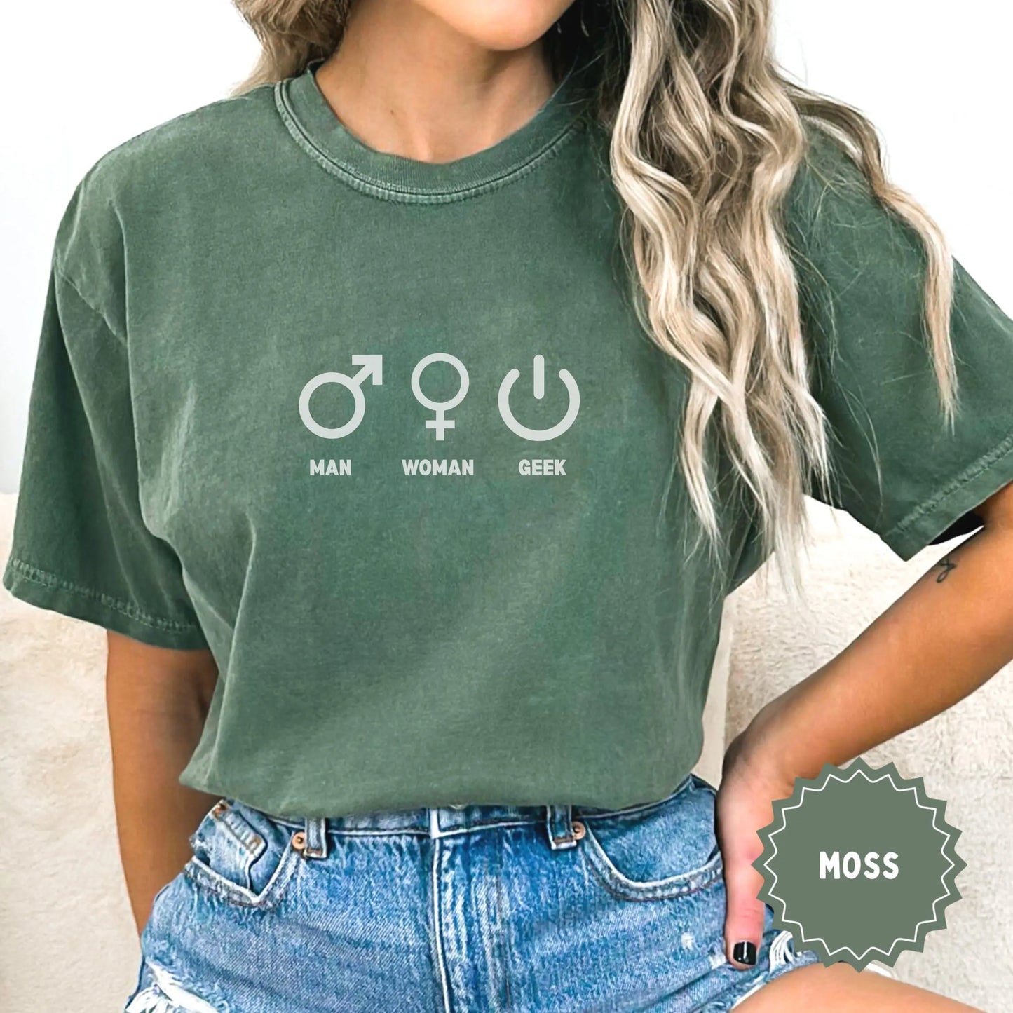 Man Woman Geek Moss Colored T-Shirt for Unisex Casual Wear